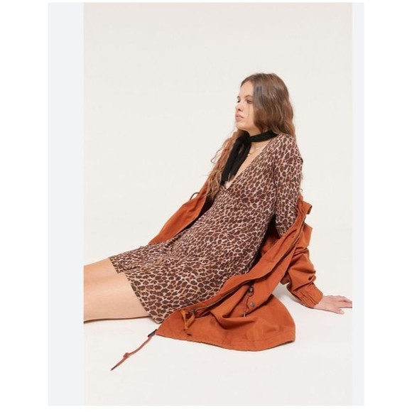 Urban Outfitter Medium Mercer Plunge Mini Dress Leopard Print Brown Deep V-Neck - Picture 3 of 14